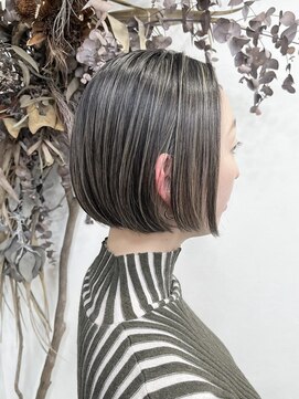 ベルム(Belme) ハイライトペールベージュボブ