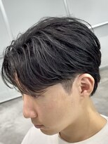 オーバル ジングウマエ(OVARL jingumae)&nbsp;フェザーショートパーマセンターパート