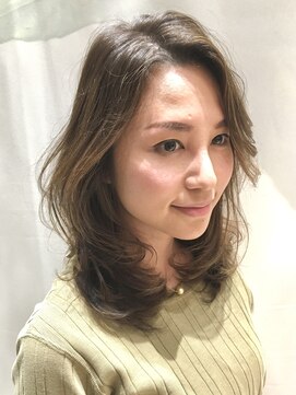 ウティ(outil) 大人可愛い＿ロングヘアー＿イルミナカラー＿ハイライト