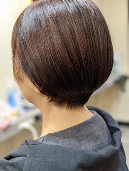 シシヘアー(SISIi HAIR)の写真/ハイライトや白髪ぼかしなど、デザイン性のあるカラーで明るい色味も楽しめる!毎日のオシャレに変化を―。