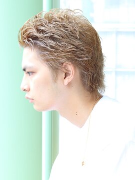 にもう ナチュラルベージュ　スパイキーショート