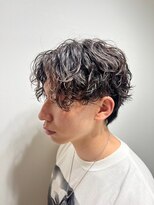 ヒュイル バイ ニアウ(Hwyl by Niau)&nbsp;メンズマッシュパーマ波巻スパイラルパーマニュアンスパーマ