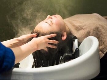 ヘアーリアン(HAIR LIEN)の写真/〈3/1 リニューアルオープン〉話題の『頭浸浴』導入!お湯に包まれる至福の5分間で、心も体もリフレッシュ♪
