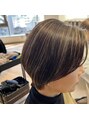 マニマニ(manima-ni)&nbsp;丸みのあるショートスタイル。全体にハイライトを施しています！
