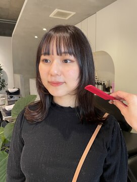 ニト ステップ(nito step) ぷつっとミディアムと顔まわりカット