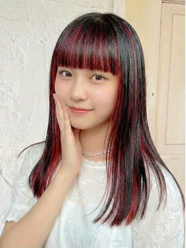 エノア 東京(ENORE) 前髪に赤ハイライトでアクセントカラー