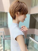 アンド ストーリーズ(&STORIES)&nbsp;大人可愛い前髪ありのひし形耳掛けショートボブ　20代30代40代