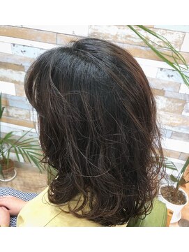 ハウオリ ヘアーワークス(Hauoli hair works) ミディアムレイヤー×柔らかデジパー