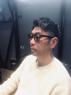 カレンズオブスタイル(CURRENNS OF STYLE) アップバングナチュラルフェードカット
