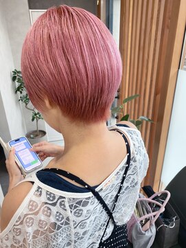 イルウィ(irwi) 【デザインカラー】ショート ブリーチピンクカラー 白髪ぼかし