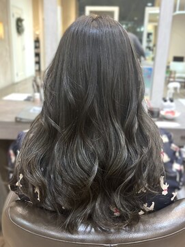 フルール(fleur) アディクシーカラー＊ダークグレージュアッシュ＊波巻きウェーブ