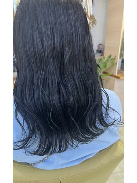 シュウ 西尾店(Shu) ブルーブラック