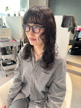 アム(amu) くびレイヤー/顔まわりレイヤー/ウルフパーマ/ウェーブパーマ