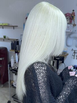ブレイズヘアー(BLAZEhair) ホワイトブロンドスタイル×ブリーチ４回