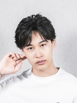 テクト バイアッシュ 吉祥寺店(Tect by Ash) フェザーパーマセンターパート毛流れパーマラウンドマッシュ