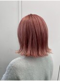 ピンクベージュ