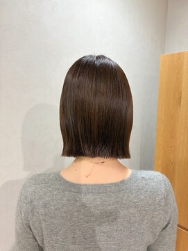 ハイヴィー(Hivi) コンパクト外ハネボブ×グレージュ