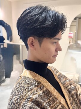 クレビアテン(CreBiA ten_) センターパート　フェザーパーマ　ニュアンスパーマ