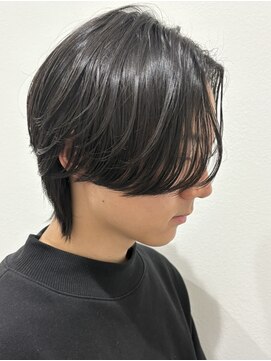 ヒュイル バイ ニアウ(Hwyl by Niau) MEN’S HAIRセンターパートスパイラルパーマニュアンスパーマ