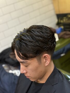 フランクスバーバーリザーブ 人形町店(FRANK’S BARBER RESERVE) MEN’S HAIR/サーフカール/刈り上げセンターパート/人形町