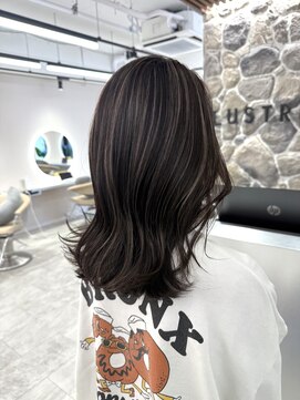 リュストル 町田(LUSTRE) 細めハイライト