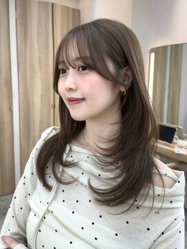 ウェイズトウキョウ 新宿店(Ways TOKYO) 前髪ありミディアムレイヤーカット顔まわり透明感カラーベージュ