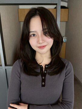 エトワ 中央店(etoi) 大分ハッシュカット胸上鎖骨下ミディアムレイヤースタイルかるめ