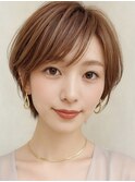 艶感ショートボブ前髪あり小顔くびれヘアグレージュ