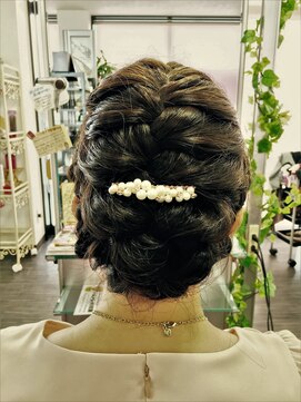 ラフォンテ ドゥーエ(LA FONTE due) 結婚式お呼ばれヘアアレンジ