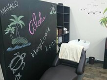 マカナヘアー(MAKANA hair)の雰囲気（ハワイをイメージしたお洒落な店内）