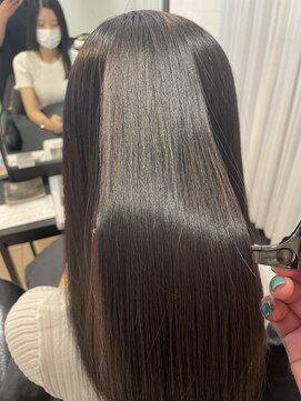 ラブクロムトーキョー オモテサンドウ(LOVECHROME OMOTESANDO) 簡単スタイリング　髪質改善　ツヤ髪