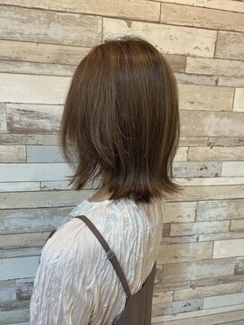 マーリャヘアー(mallia hair) くびれ外ハネミディアム