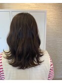 ダークグレーカラー、ミディアムスタイル