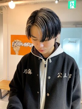 ルーム(Loom.) 韓国風センターパートハイライト