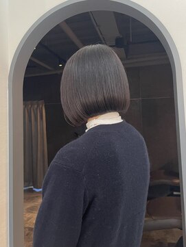 エハプラスマウナ(Eha+MAUNA) 内巻きボブ