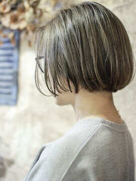 マギーヘア(magiy hair) magiyhair【nico】エアリーショート ボブ グレージュ ブリーチ
