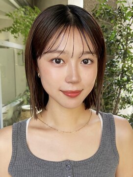 メゾンアクア 表参道(Maison ACQUA) 切りっぱなしボブチェリーブラウンミニウルフ前髪縮毛矯正表参道