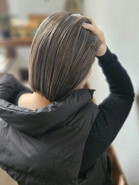 サーティーン(THIRTEEN) ヘイリーボブ×地毛ベース♪ハイライト《20代30代》