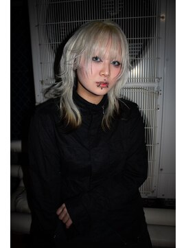 オルン(ORGN.) 【シャギーカット×ホワイト×毛先カラー】