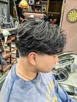 フォーコーナーズカットショップスリーセント 栄(FourCornersCutShop 3/cent) 【テーパーフェード×ラフカール】