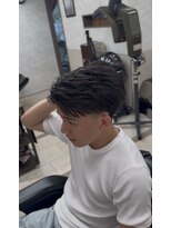 オアゾバーバー(OAZO BARBER)&nbsp;海外風センターパート/テーパーフェード/前下がり/メンズカット