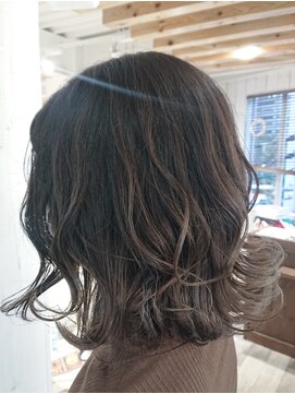 ギャレット 新宿店(Garret) バレイヤージュ/オリーブグレージュ/波巻き/ツイスト巻き/外ハネ