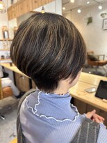 パルフェ(parfait)&nbsp;ショートスタイル/くびレイヤー/ひし形/３０代４０代