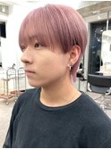 メンズマッシュとも相性の良いピンクミルクティーカラー