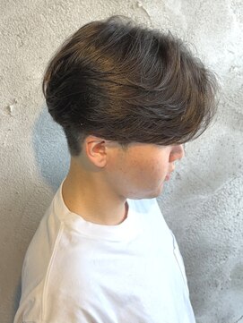 ニアウ 高崎店(Niau) メンズセンターパートニュアンスフェザーパーマ曲がる縮毛矯正