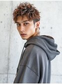 ベージュカラー ツイストスパイラルパーマ 束感 20代
