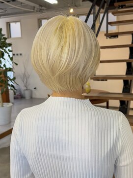 カフネ(cafne) 抜きっぱなしブロンドヘア