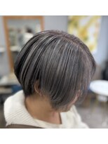 ケイ美容室&nbsp;透明感グレージュ・ショートボブ