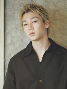 ダグラスヘア ツーバックス 岐阜 大垣駅(Douglas hair TWO BACKS) 【メンズパーマ】金髪ルーツカラースパイキーショート