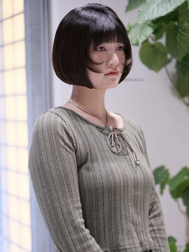 ウィム(wim) 《コンパクトボブレイヤー》顔周りレイヤー/切りっぱなしボブ